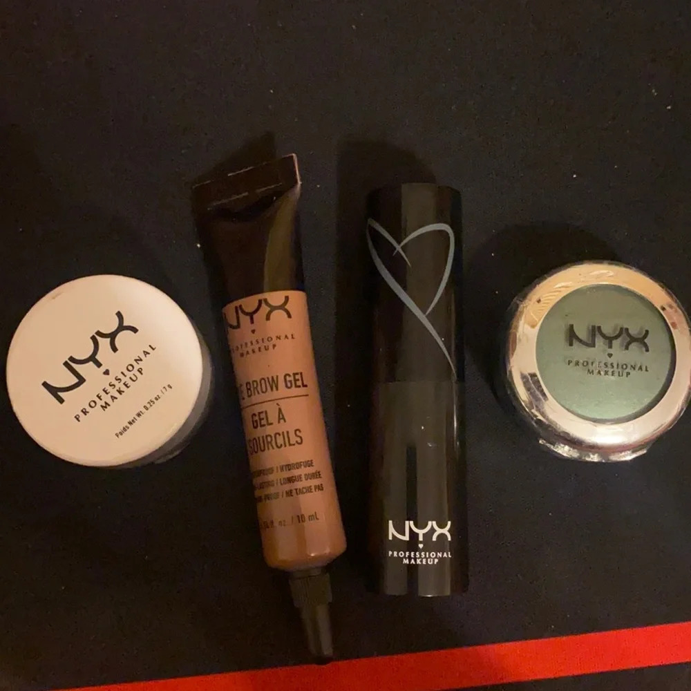 NYX Makeup Bundle - Picture 2 of 2